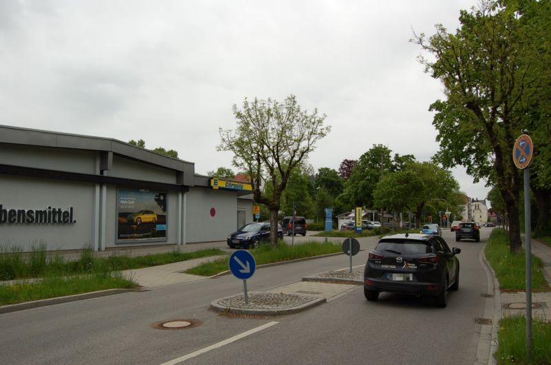 Küpferlingstr. 2 /Edeka/neb. Einfahrt (rts)