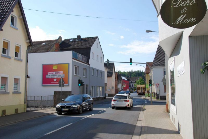 Grünberger Str. 51/B 49 (quer am Giebel)