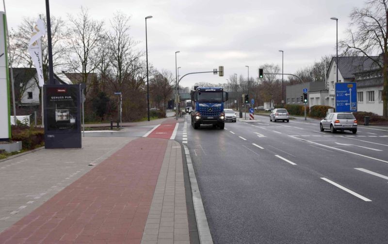 Verler Str/Ohmstr (Sicht Autohaus)