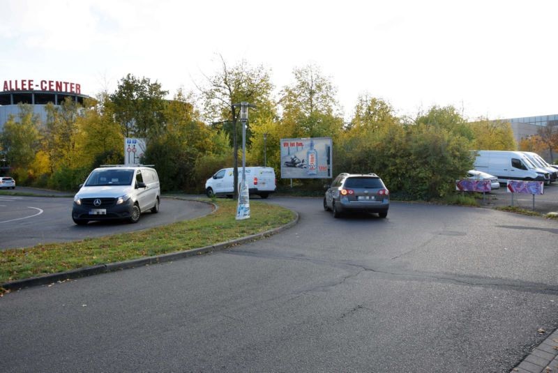 Ludwigsburger Str. 9 /Rewe + Aldi im Allee-Center/Zuf/quer