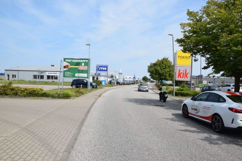 Am Voßberg 5/Einf Lidl/Zuf Famila/quer zur Str (WE lks)