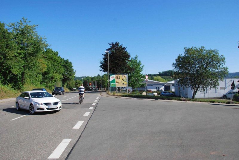Jakobstr/Industriestr. 10/Zufahrt Edeka (WE rts)