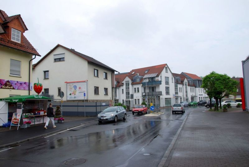 Schlüchterner Str. 4/geg. Tegut (quer am Giebel)