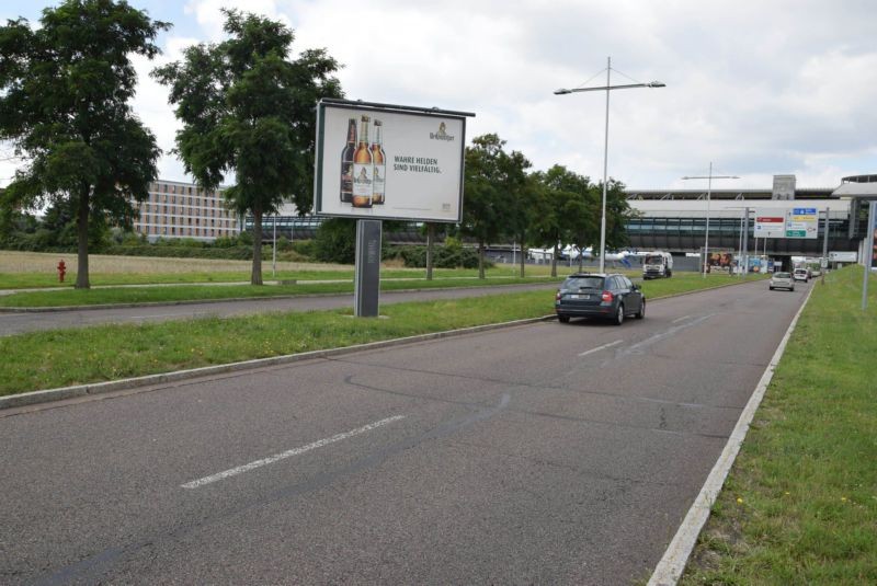 Flughafen Leipzig/Flughafenallee/geg. Check-In/WE lks (CSB)