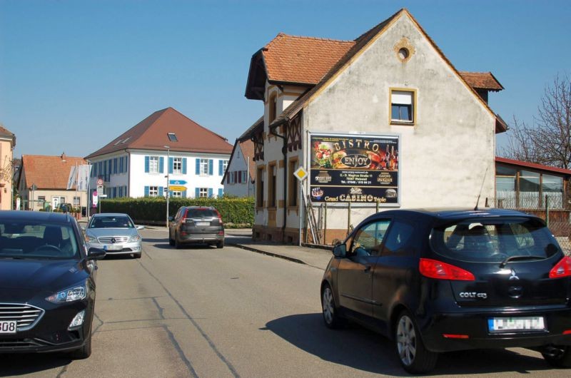 Hinterdorfer Str. 10/Ecke Kanzinger Weg (quer am Giebel)