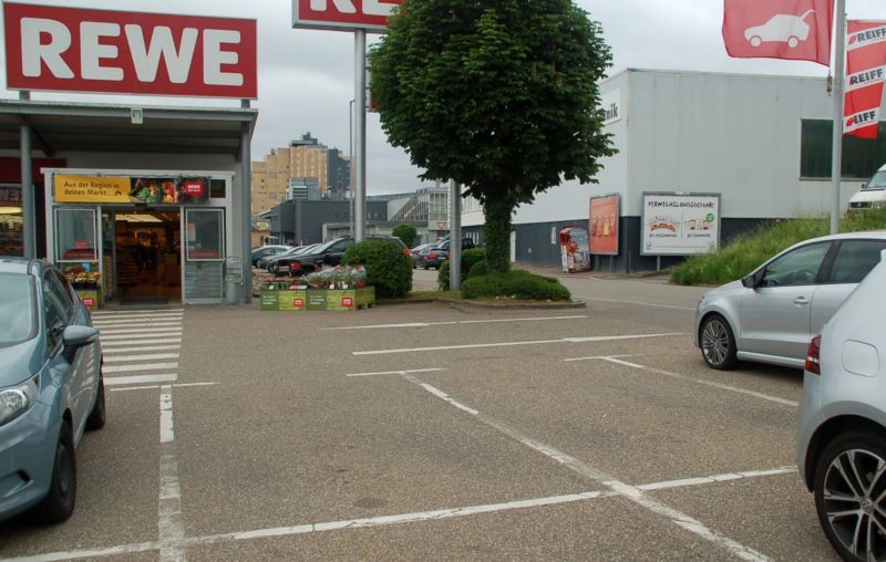 Wittlensweiler Str. 21 /Rewe/geg. Einf (parallel zur Str)