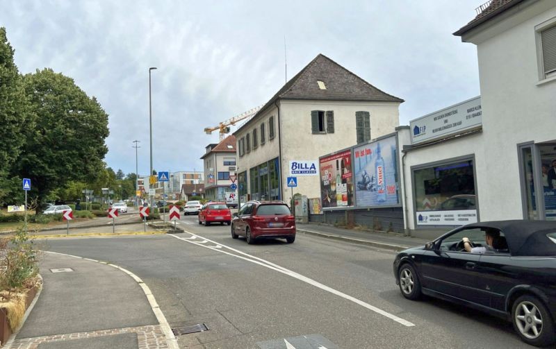 Blumenstr. 38/Ecke Stuttgarter Str/Zufahrt Rewe