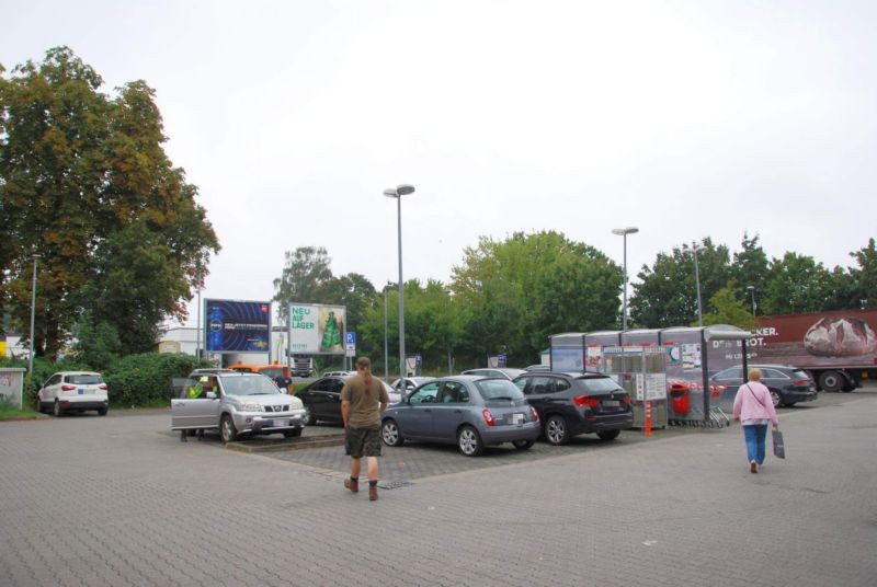 Bayrische Str. 155 /Rewe/geg. Eingang (Sicht Rewe)