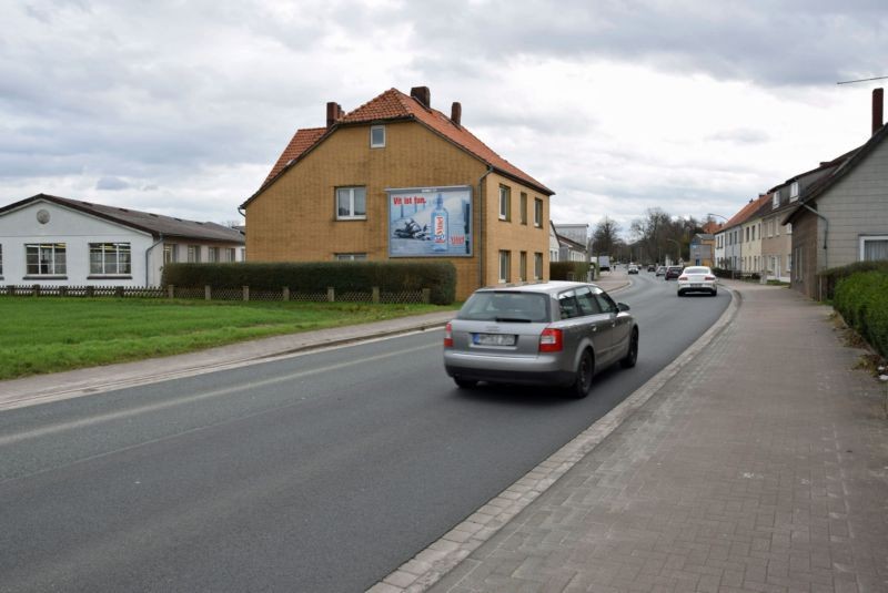 Auhagenstr. 73/B 1 (quer am Giebel)