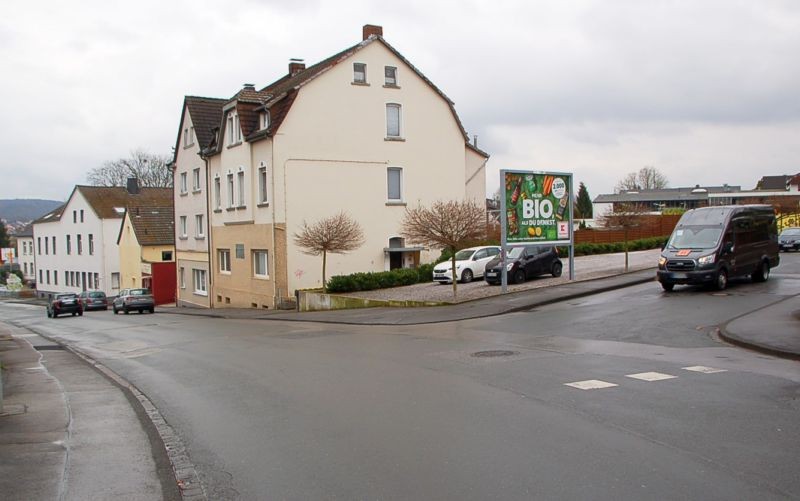 Bahnhofstraße in Bösperde 80/Ecke Landwehr/WE rts