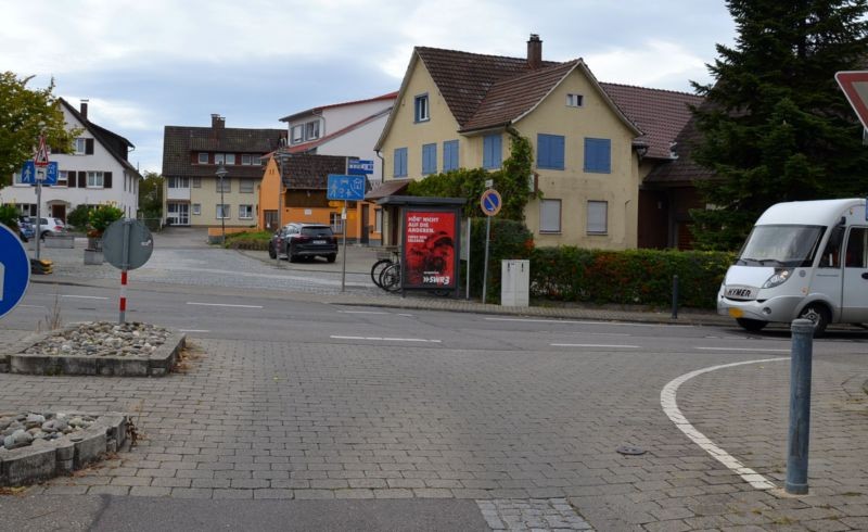 Thingoltstr/Am Brunnen (Dorfplatz) -aussen (Fahrradständer)