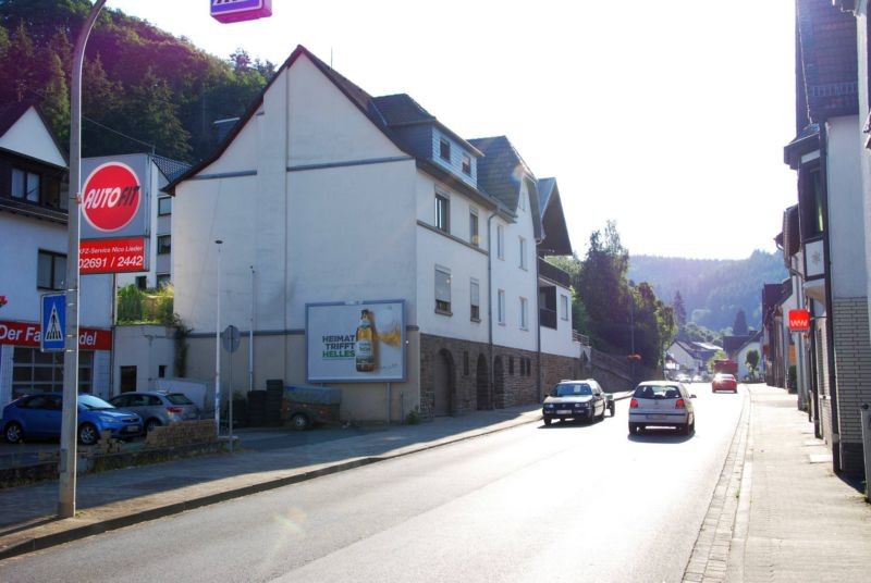 Hauptstr. 207 (quer zur B 257)