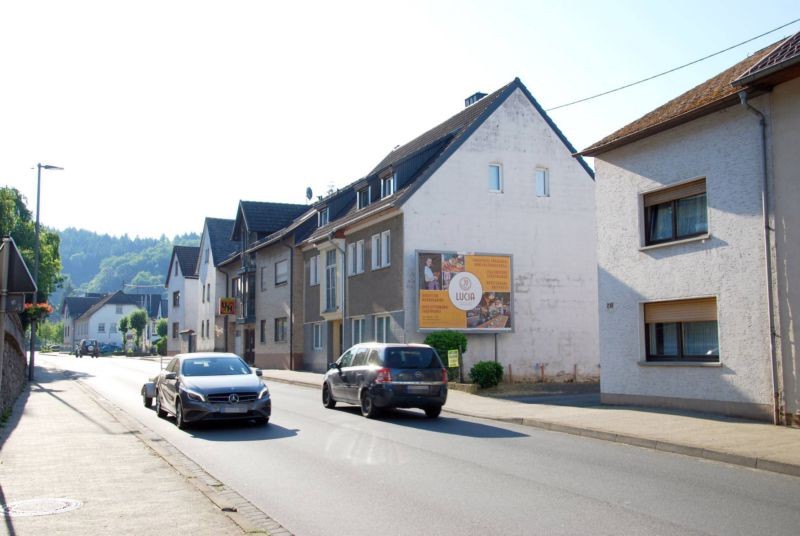 Hauptstr. 218 (quer zur B 257)