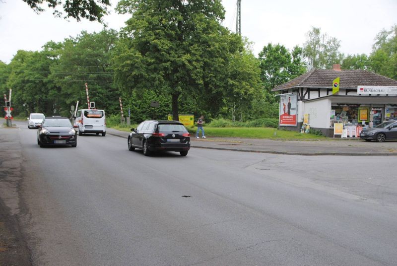 Lünener Str. 100/B 61/Ecke Bahnhofstr/nb Bahnübergang