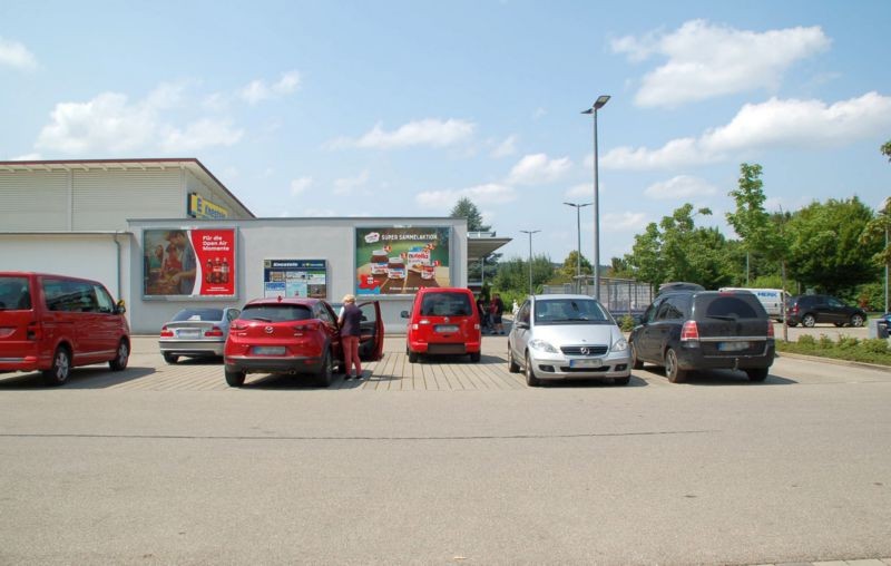 St.-Konrad-Weg 2 /Edeka (lks neb. Eingang)