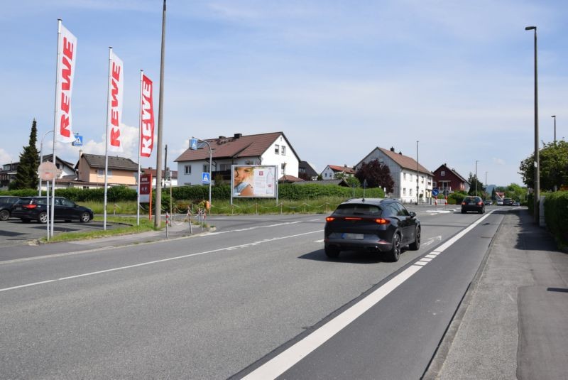 Am Moos 24/geg. Rewe-Getränkemarkt/Lenaustr (quer)