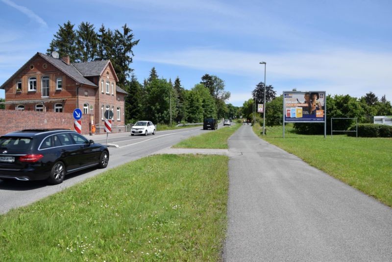 Sonneberger Str/geg. Nr. 101/nh. Netto/WE rts