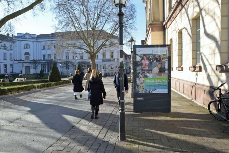 Wilhelmsplatz/Barfüßerstr/WE rts (Sicht Burgstr)