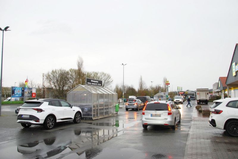 Am Giener 23 /E-center/geg. Eingang (rts)