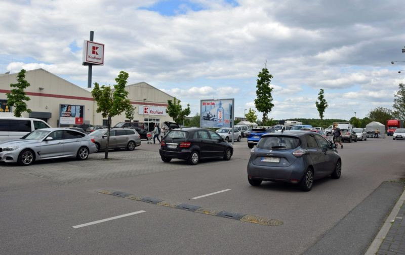 Dorfstr. 29 /Kaufland/Einfahrt (Sicht Einfahrt)