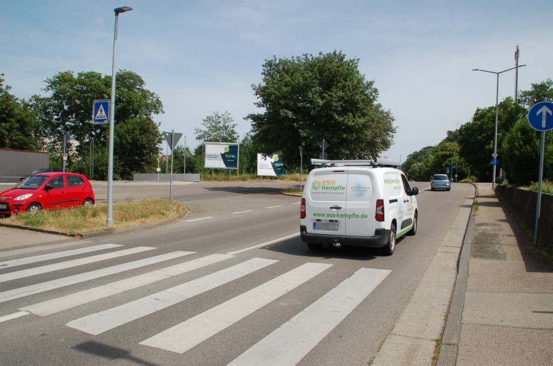 Bahnhofstraße 38 (bei Bft-Tankstelle)