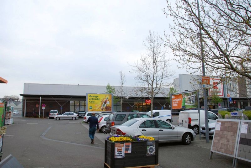 Schönauer Str. 8 /Kaufland/nh. Eingang (Sicht OBI)