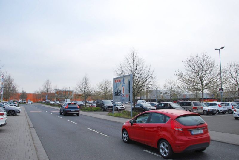 Schönauer Str. 8 /Kaufland/bei Einfahrt/mte