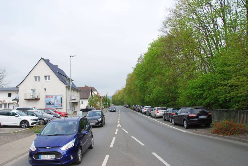 Flechtdorfer Str. 15 (quer am Giebel)