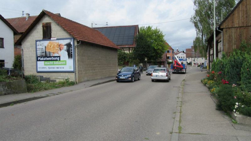 Heuttensbacher Str. 10 (quer am Giebel)