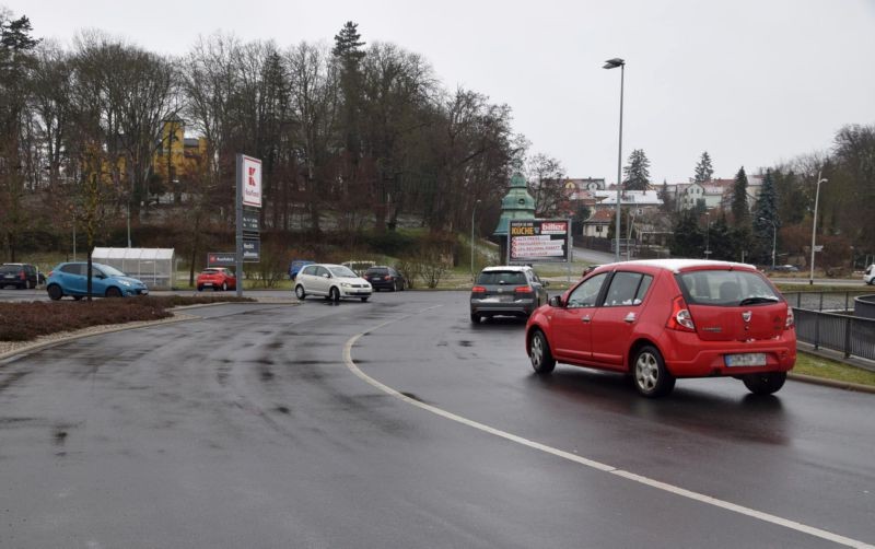 Saalfelder Str /Kaufland/Kreisel (Sicht Einfahrt)