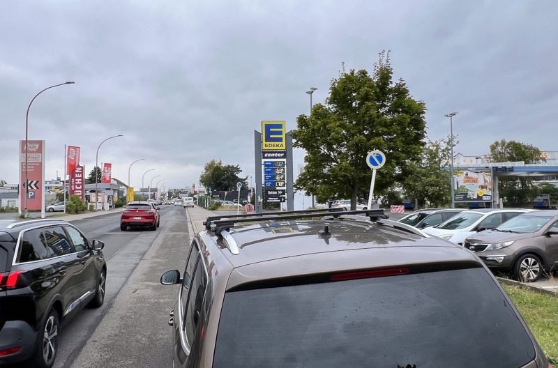 Dr.-Robert-Pfleger-Str. 1 /E-center/bei Tkst/Sicht Eingang