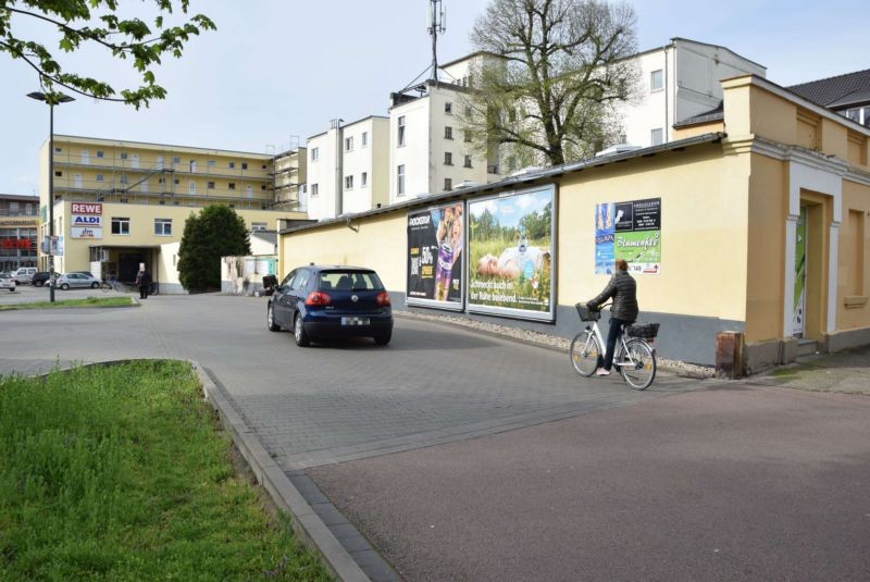 Franzstr. 159 /Rewe in der Wagnerpassage/Einfahrt  (Dessau)