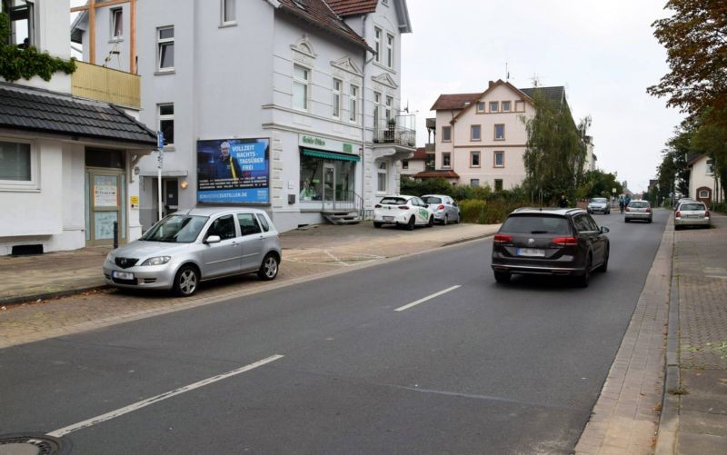 Dankerser Str. 5/nh. Rewe/Viktoriastr (quer am Giebel)