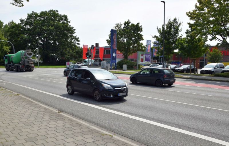 Seekoppelweg 2 /Famila/neb. Einfahrt (quer zur Str)