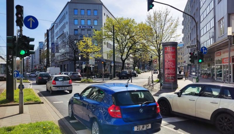 Graf-Adolf-Str/Ecke Hüttenstr. 1