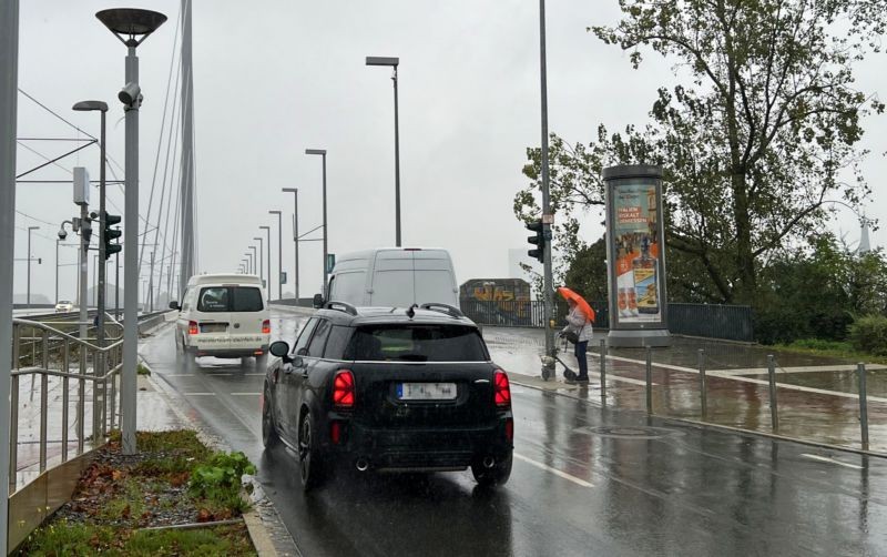 Oberkasseler Brücke/L 392/Luegplatz