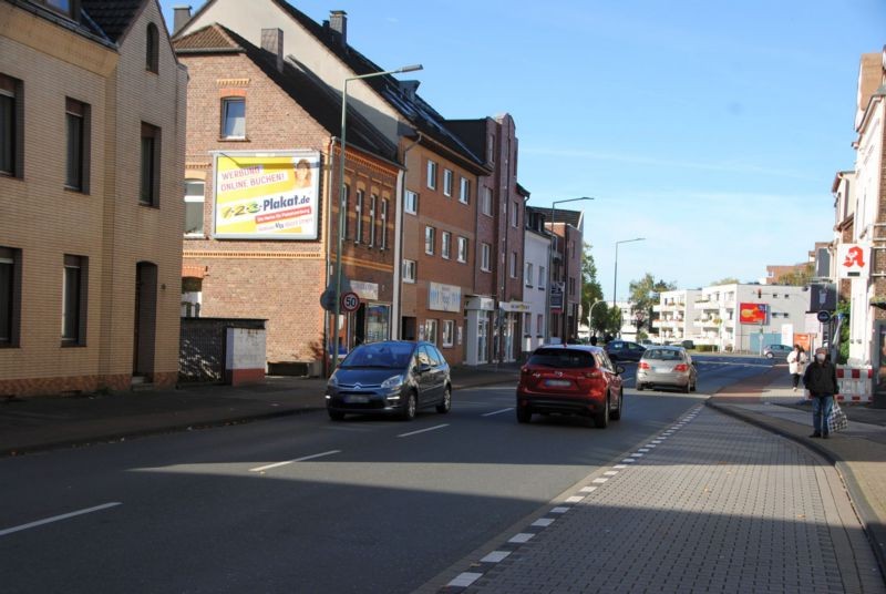 Münchener Str. 12 (quer am Giebel)