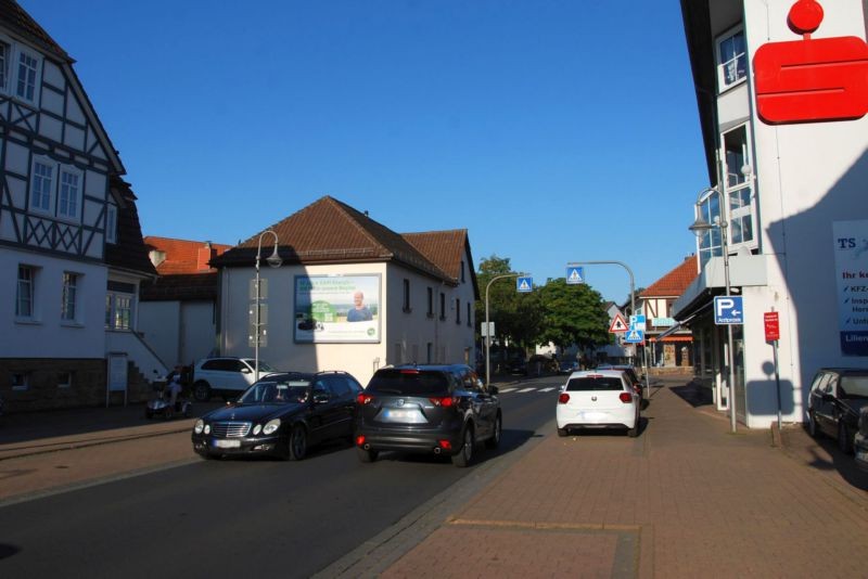 Poststr. 2/Zufahrt Edeka Getränkemarkt/Landgrafenstr (quer)