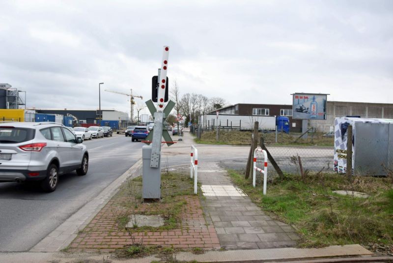 Brendelweg 166/Sicht Bahnübergang (City-Star)