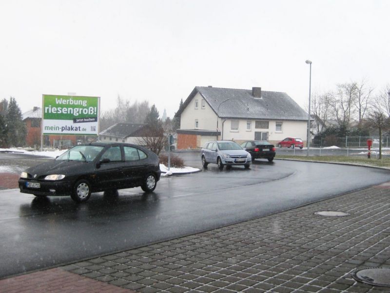 Eisenacher Str. 51 /Netto/Einfahrt (Sicht Markt)