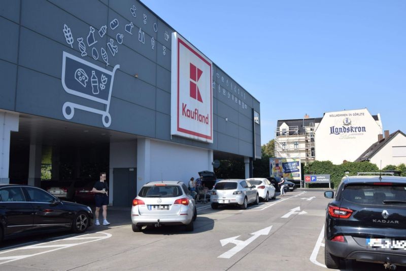 Zittauer Str. 120 /B99/Kaufland/neb. Einfahrt Parkgarage