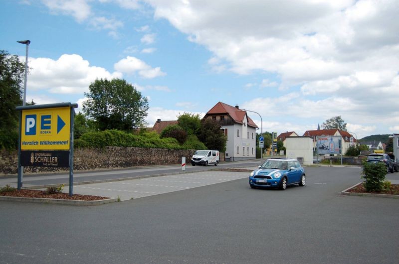 Neumühler Str. 5/neb. Edeka/Einfahrt (WE rts)