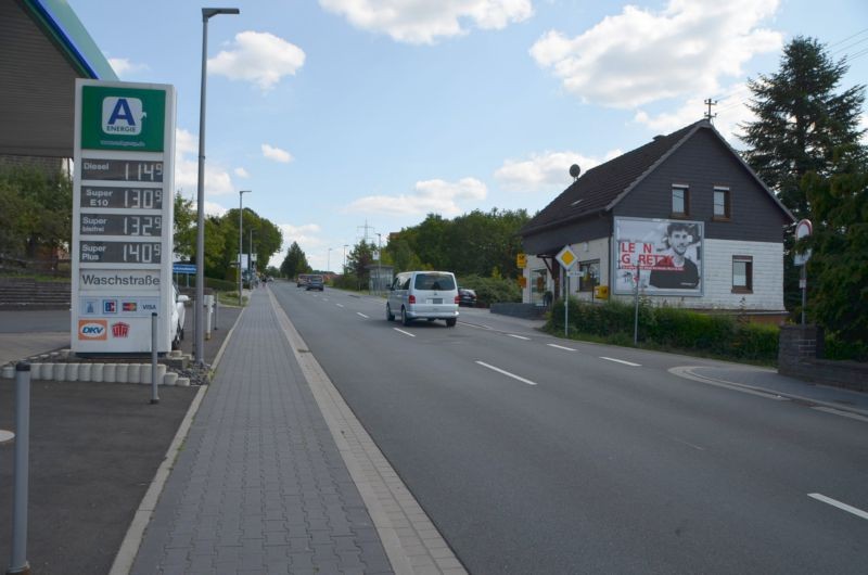 Lindenallee 44/B 256/Zufahrt Penny/quer am Giebel (rts)