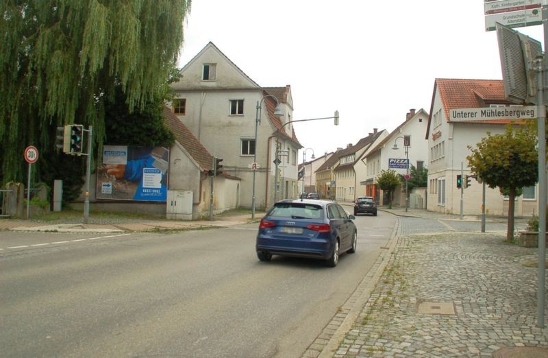 Memminger Str. 20 (quer am Giebel)