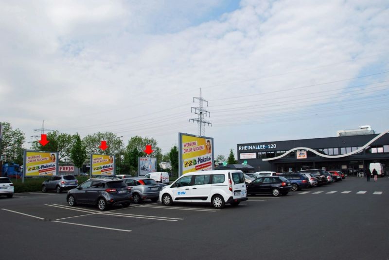 Rheinallee 120 /Kaufland/lks vom Eingang (Sicht PP)