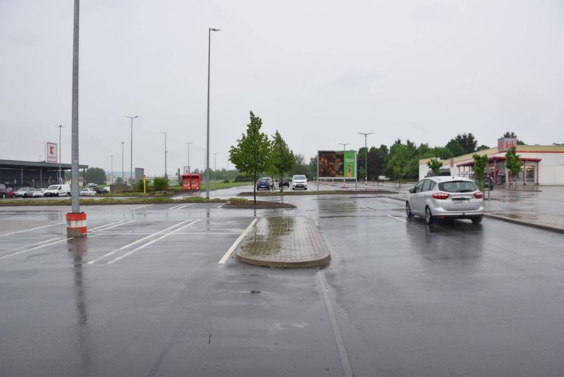 Sonnenstr. 7 /Kaufland/Zufahrt von Tkst (quer)