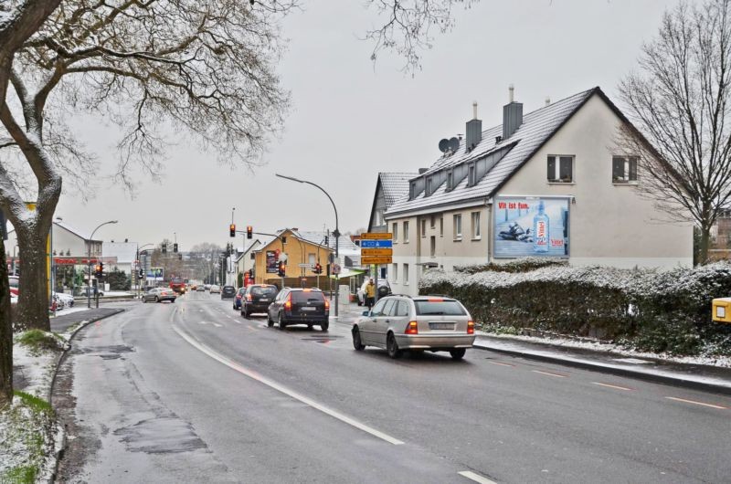 Paffrather Str. 200/Alte Wipperfürther Str (quer am Giebel)