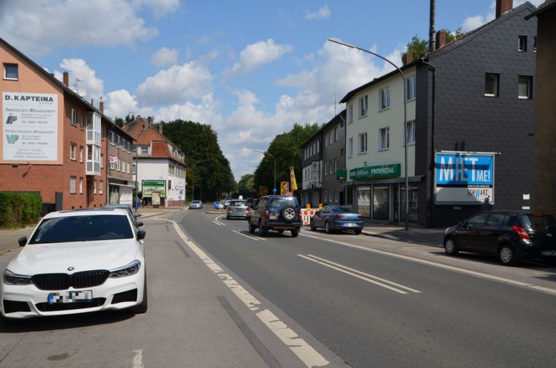 Polsumer Str. 230/Zufahrt Penny (quer am Giebel)