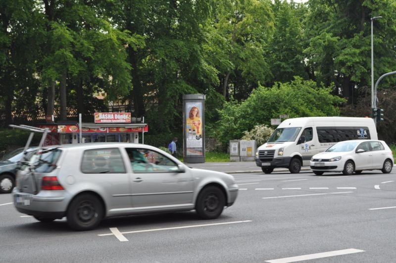 Berliner Str/geg. Nr. 10 (Säule -drehend)