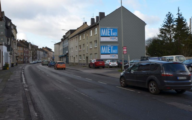 Bahnhofstr. 90/quer am Giebel (oben)